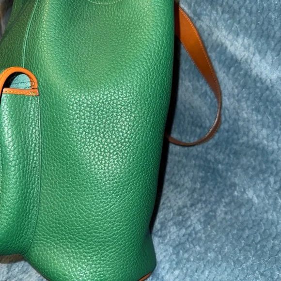 Dooney and Bourke large sling in Kelly Green - Picture 2 of 15